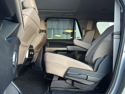 Used 2024 Ford Expedition Max Limited image 9
