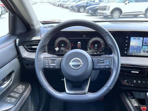 Used 2025 Nissan Kicks SR w/ SR Premium Package AWD/4WD image 11