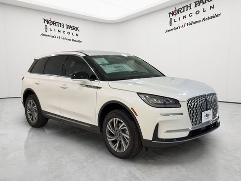 New 2026 Lincoln Corsair Premiere AWD/4WD image 3