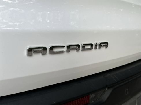 Used 2025 GMC Acadia Elevation image 7
