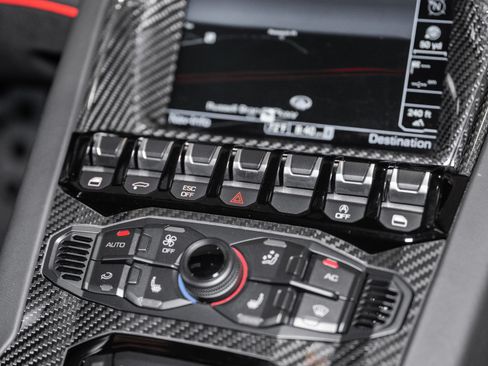 Used 2021 Lamborghini Aventador SVJ AWD/4WD image 38