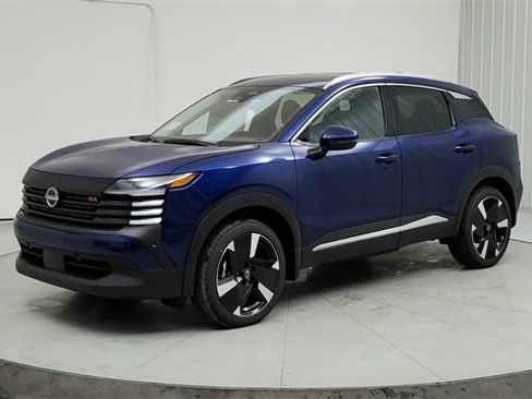 New 2025 Nissan Kicks SR image 3