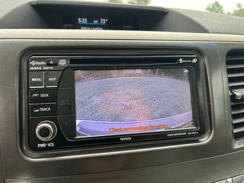 Used 2014 Toyota Sienna XLE w/ Entertainment Package AWD/4WD image 17