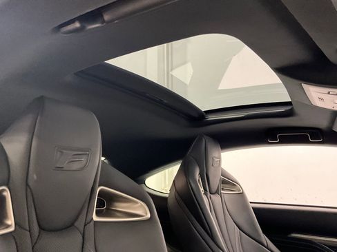 Used 2017 Lexus RC F image 22