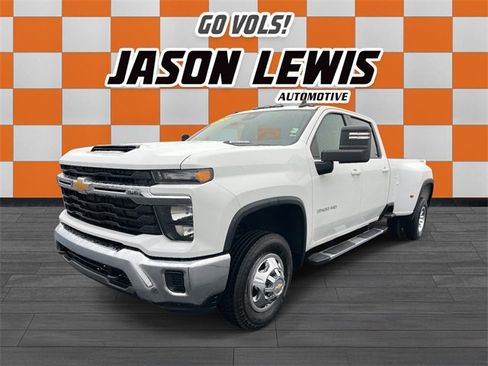 Used 2024 Chevrolet Silverado 3500 LT image 9