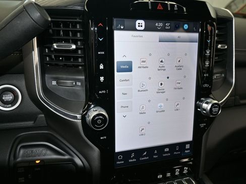 Used 2024 RAM 2500 Laramie w/ Night Edition image 19