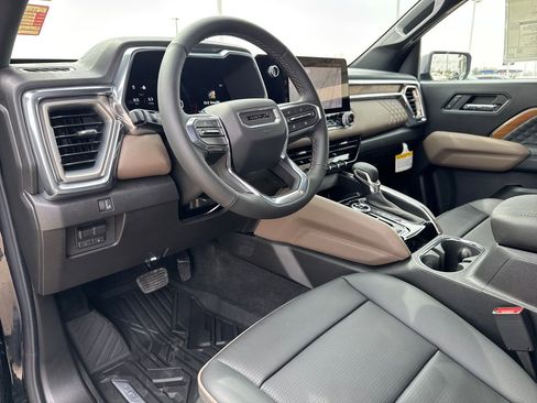 New 2026 GMC Canyon Denali w/ LPO, Denali Black Edition image 17
