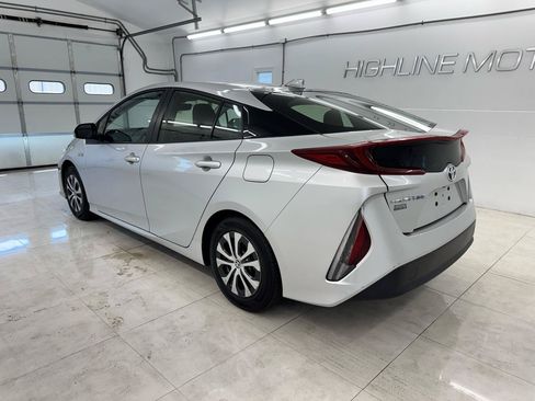 Used 2022 Toyota Prius Prime LE FWD image 8