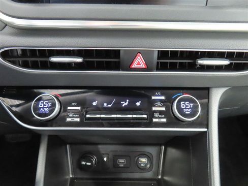 Used 2022 Hyundai Sonata SEL w/ Convenience Package FWD image 25