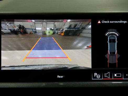 Used 2023 Audi Q4 e-tron Premium Plus w/ Premium Plus image 19