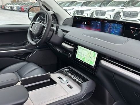 New 2025 Lincoln Navigator L Reserve image 7