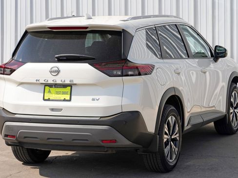 Used 2022 Nissan Rogue SV w/ SV Premium Package image 42