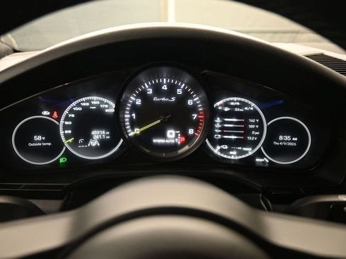 Certified 2022 Porsche Cayenne Turbo S AWD/4WD image 18