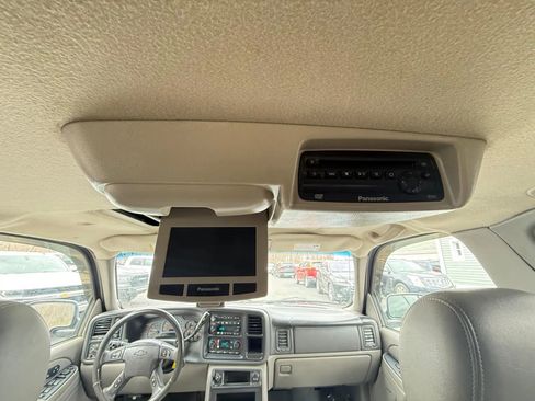 Used 2004 Chevrolet Tahoe Z71 w/ Z71 Preferred Equipment Group image 17