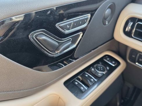 Certified 2023 Lincoln Aviator Reserve w/ Equipment Group 201A image 13