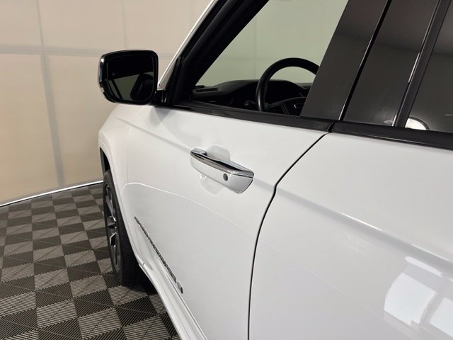 Used 2022 Jeep Grand Cherokee Overland AWD/4WD image 13