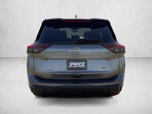 Used 2024 Nissan Rogue SV FWD image 6