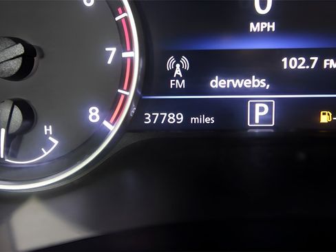 Used 2023 Nissan Sentra SR w/ Electronics Package image 29