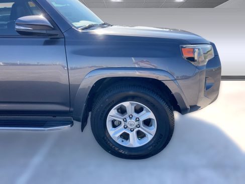 Used 2017 Toyota 4Runner SR5 image 11