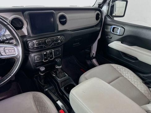 Used 2021 Jeep Wrangler Unlimited Sahara AWD/4WD image 25