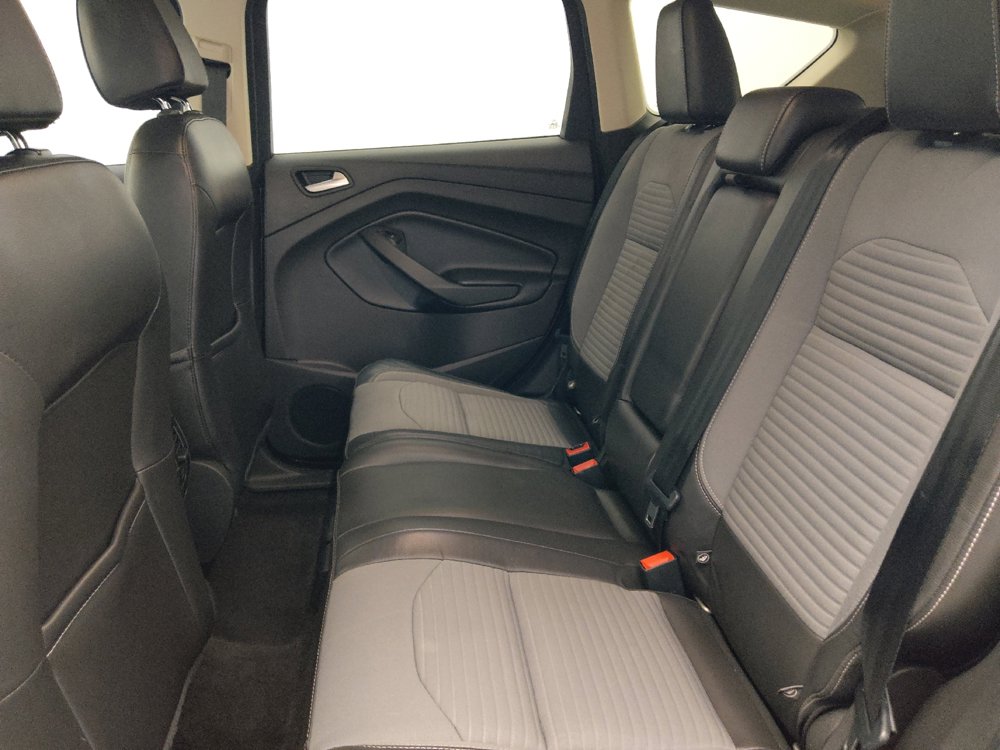 Used 2017 Ford Escape SE w/ SE Sport Appearance Package FWD image 18