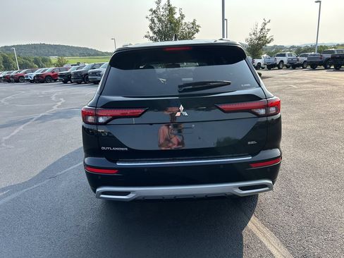 Used 2023 Mitsubishi Outlander SEL AWD/4WD image 6