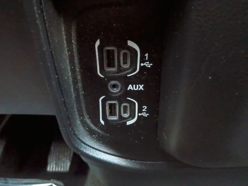 Used 2023 RAM 1500 Laramie AWD/4WD image 6
