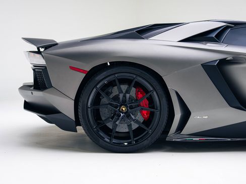 Used 2015 Lamborghini Aventador LP 700-4 image 23