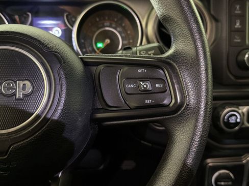 Used 2018 Jeep Wrangler Unlimited Sport AWD/4WD image 16
