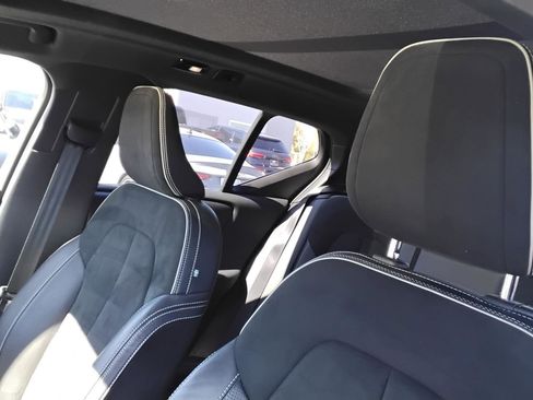 Used 2021 Volvo XC40 P8 Recharge w/ Advanced Package image 18