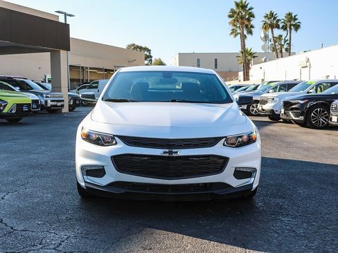 Used 2018 Chevrolet Malibu LT w/ Leather Package image 2