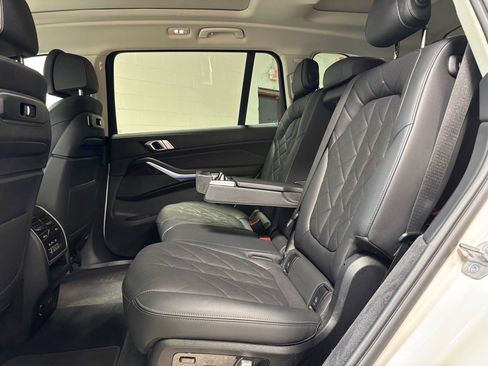 Used 2023 BMW X7 xDrive40i image 28