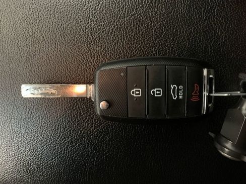 Used 2020 Kia Optima LX image 13