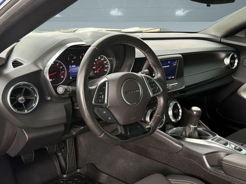 Used 2022 Chevrolet Camaro LT RWD image 4
