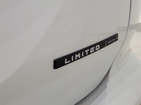 New 2026 Mitsubishi Outlander LE FWD image 8
