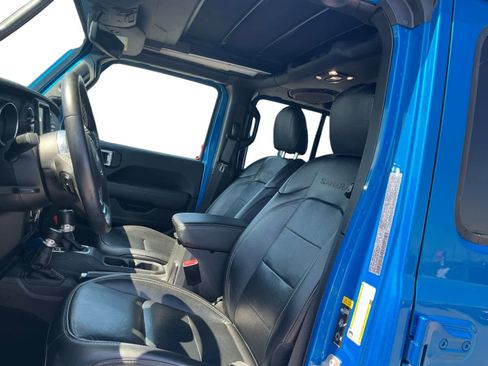 Used 2023 Jeep Wrangler Sahara w/ Cold Weather Group image 9