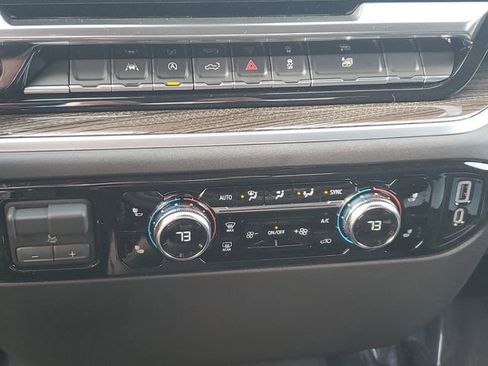 New 2026 GMC Sierra 1500 Elevation image 17