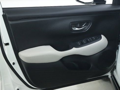 Used 2023 Honda HR-V LX image 15