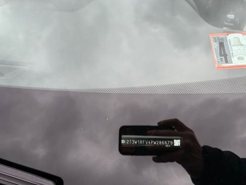 Used 2023 Toyota RAV4 XLE image 31