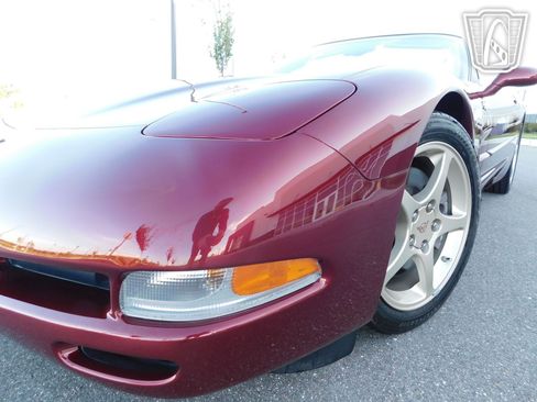 Used 2003 Chevrolet Corvette 50th Anniversary Edition w/ Preferred Equipment Group1 image 33