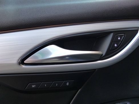 Used 2025 Buick Envision Avenir AWD/4WD image 18