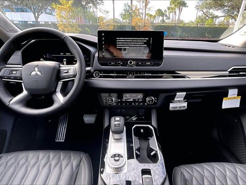 New 2026 Mitsubishi Outlander SEL image 5