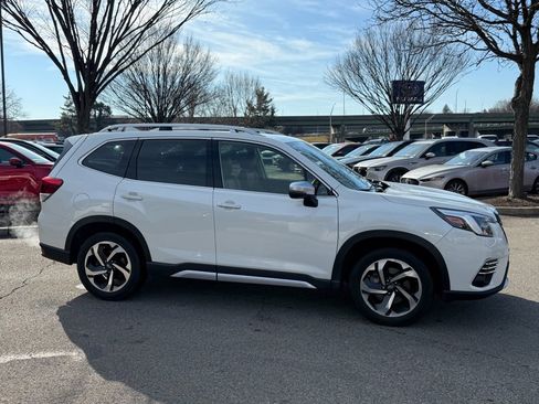 Used 2023 Subaru Forester Touring image 4