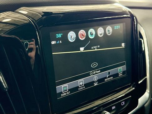 Used 2018 Chevrolet Traverse LT image 14