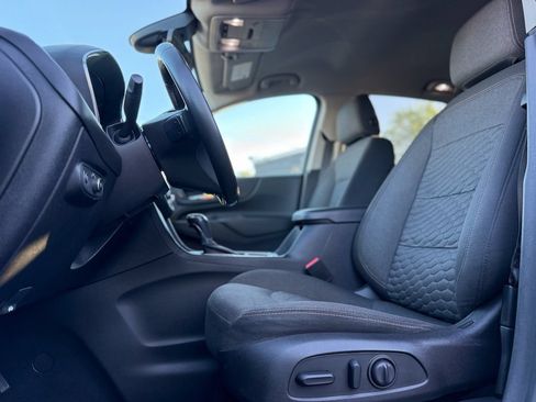Used 2019 Chevrolet Equinox LT w/ Driver Convenience Package AWD/4WD image 10