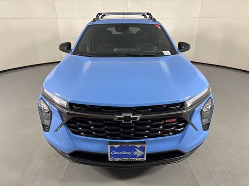 Used 2024 Chevrolet Trax RS w/ Driver Confidence Package FWD image 4