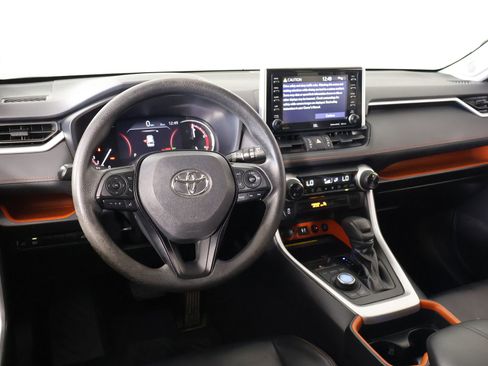Used 2019 Toyota RAV4 Adventure image 2