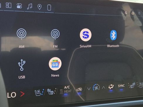 New 2026 Chevrolet Equinox EV LT w/ Convenience Package II image 4