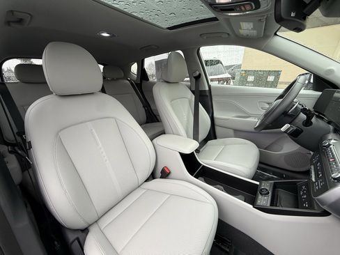 Certified 2025 Hyundai Kona Limited image 17