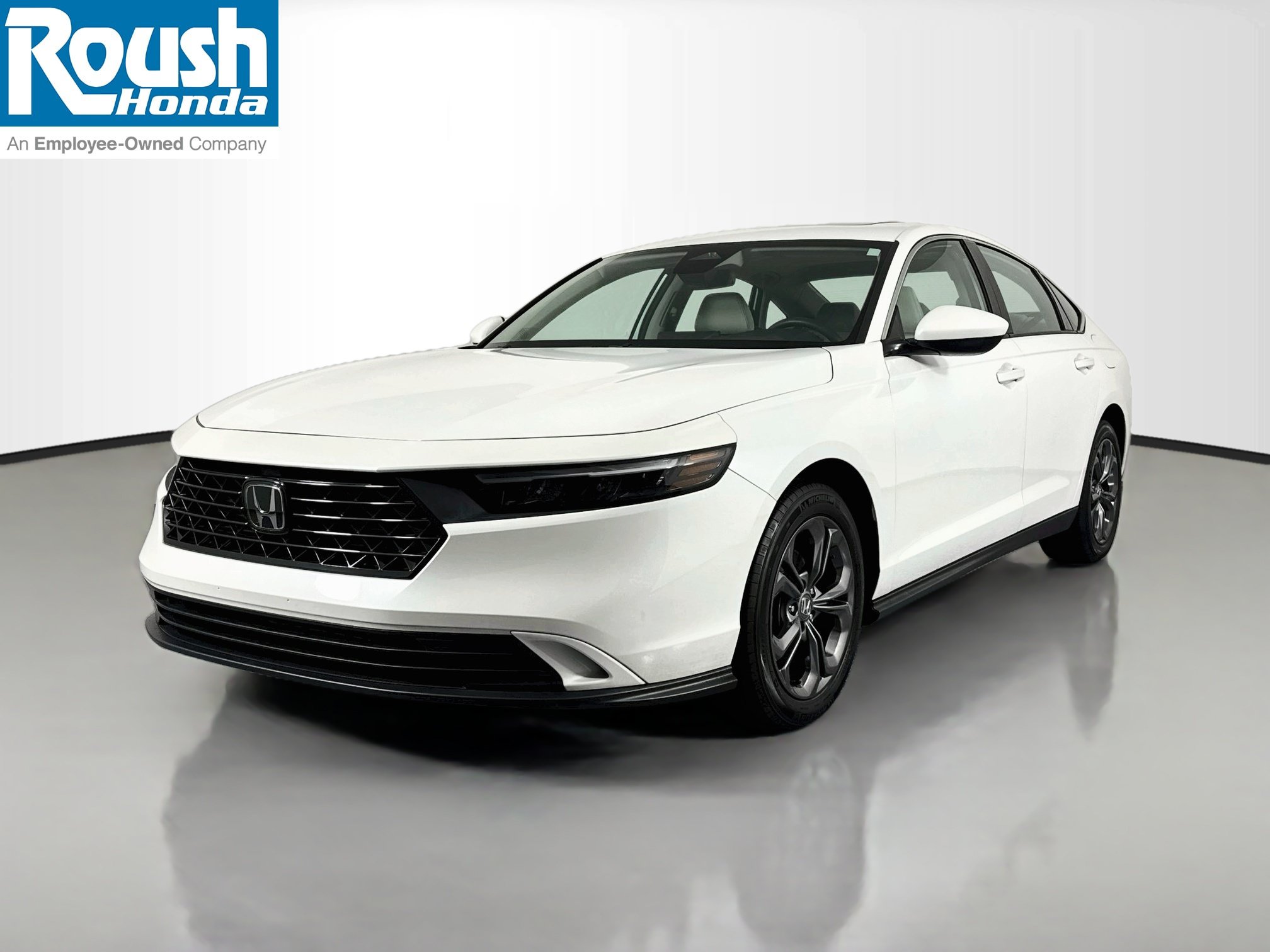 Certified 2023 Honda Accord EX image 1